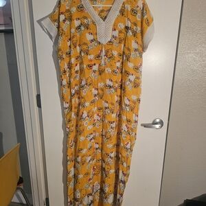 Hello Kitty all-over print yellow dress 🌼💛Super cute Y2K Hello Kitty